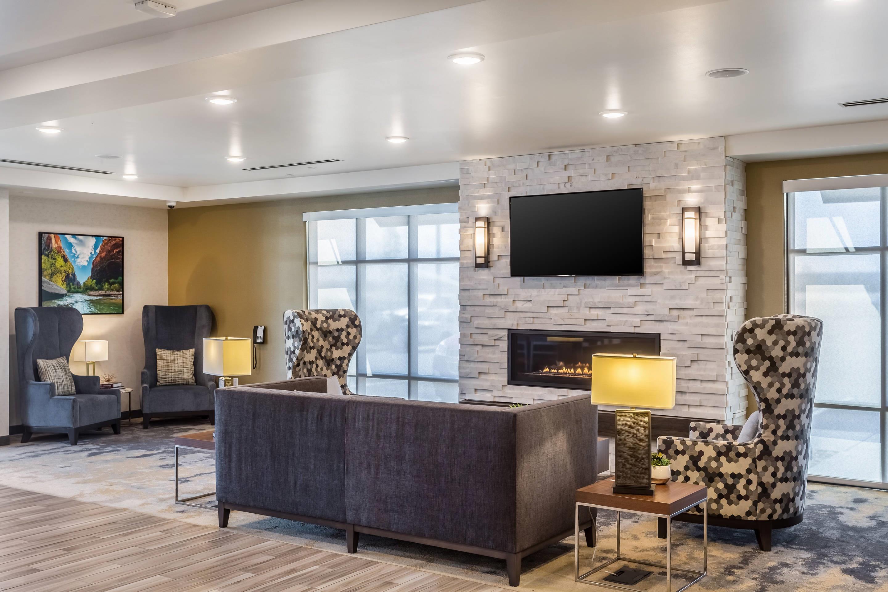 Lobby with sitting area | Comfort Inn & Suites Salt Lake City Airport