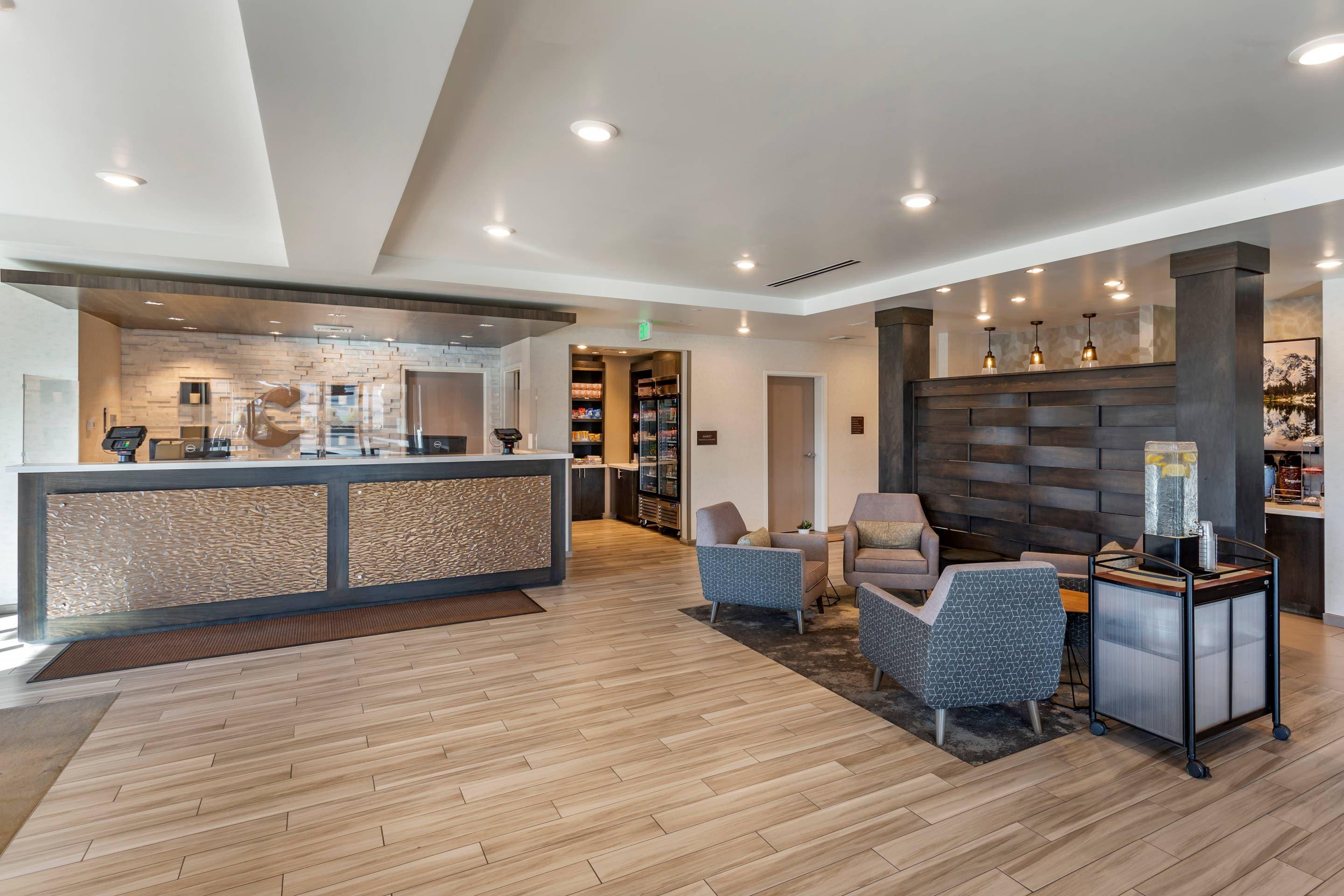 Lobby | Comfort Inn & Suites Salt Lake City Airport