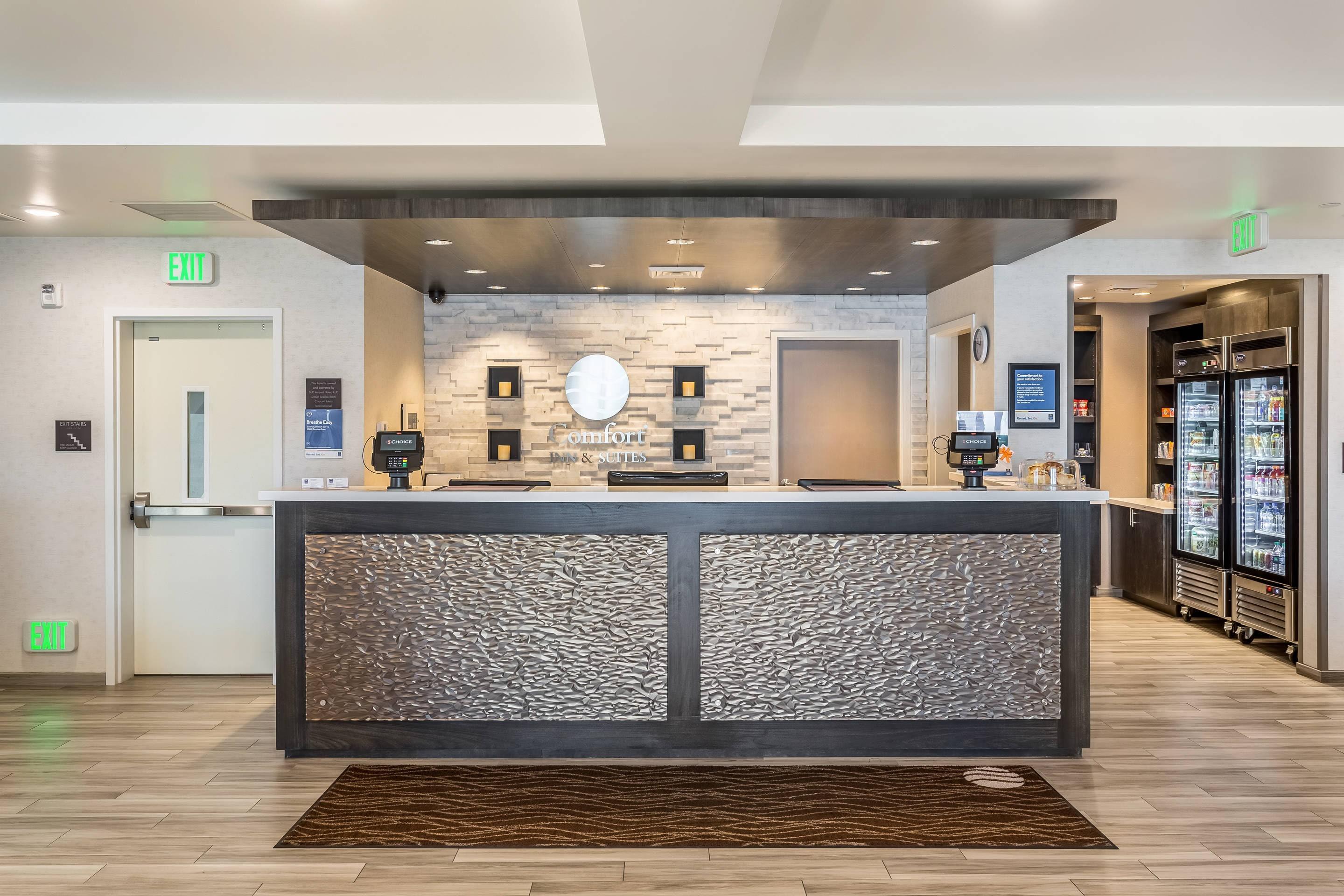 Front desk with friendly staff | Comfort Inn & Suites Salt Lake City Airport