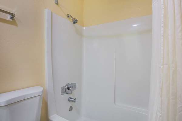  - Econo Lodge Hurricane