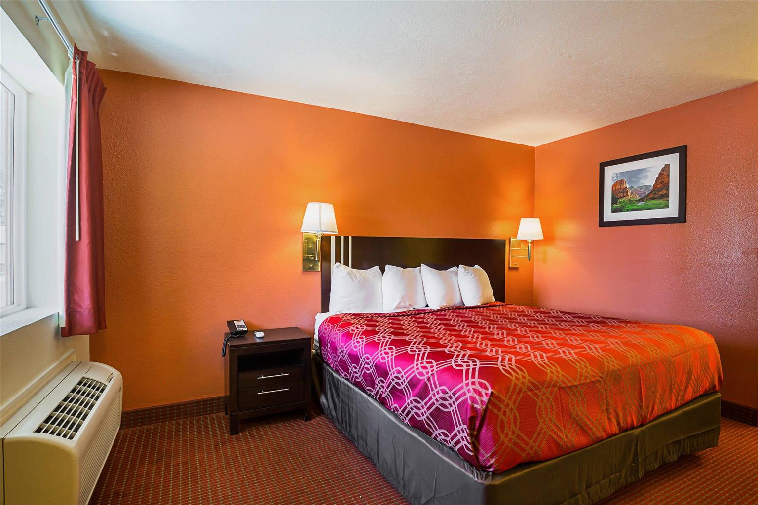ECONO LODGE HURRICANE ZION PARK ARE-guestroom-Guest Room,On-Site.jpg