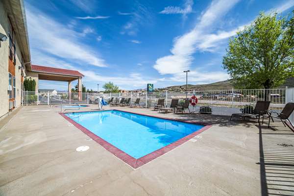 Pool - Quality Inn Hurricane