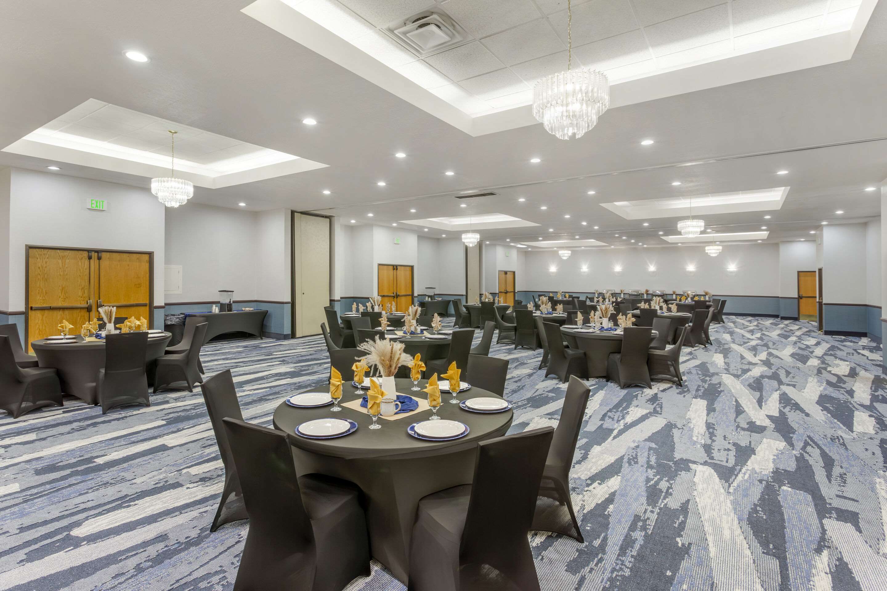 Banquet room | Comfort Suites Ogden Conference Center