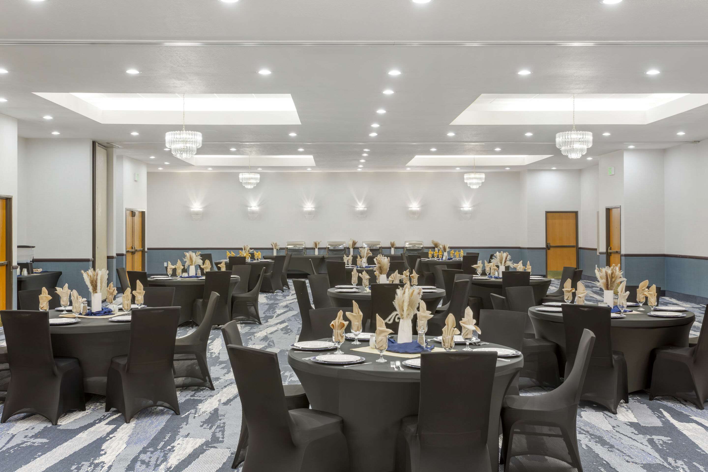 Banquet room | Comfort Suites Ogden Conference Center