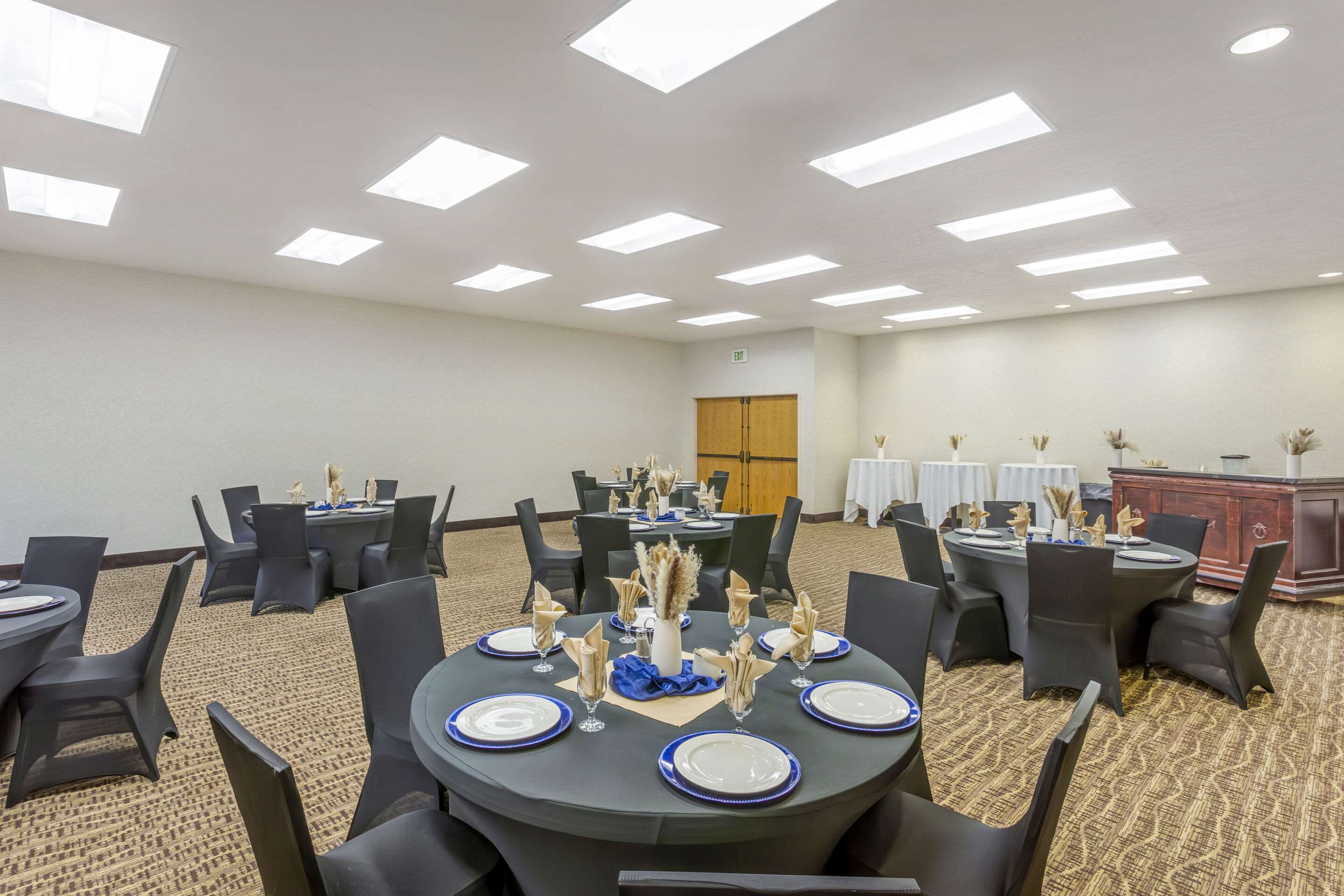 Banquet room | Comfort Suites Ogden Conference Center