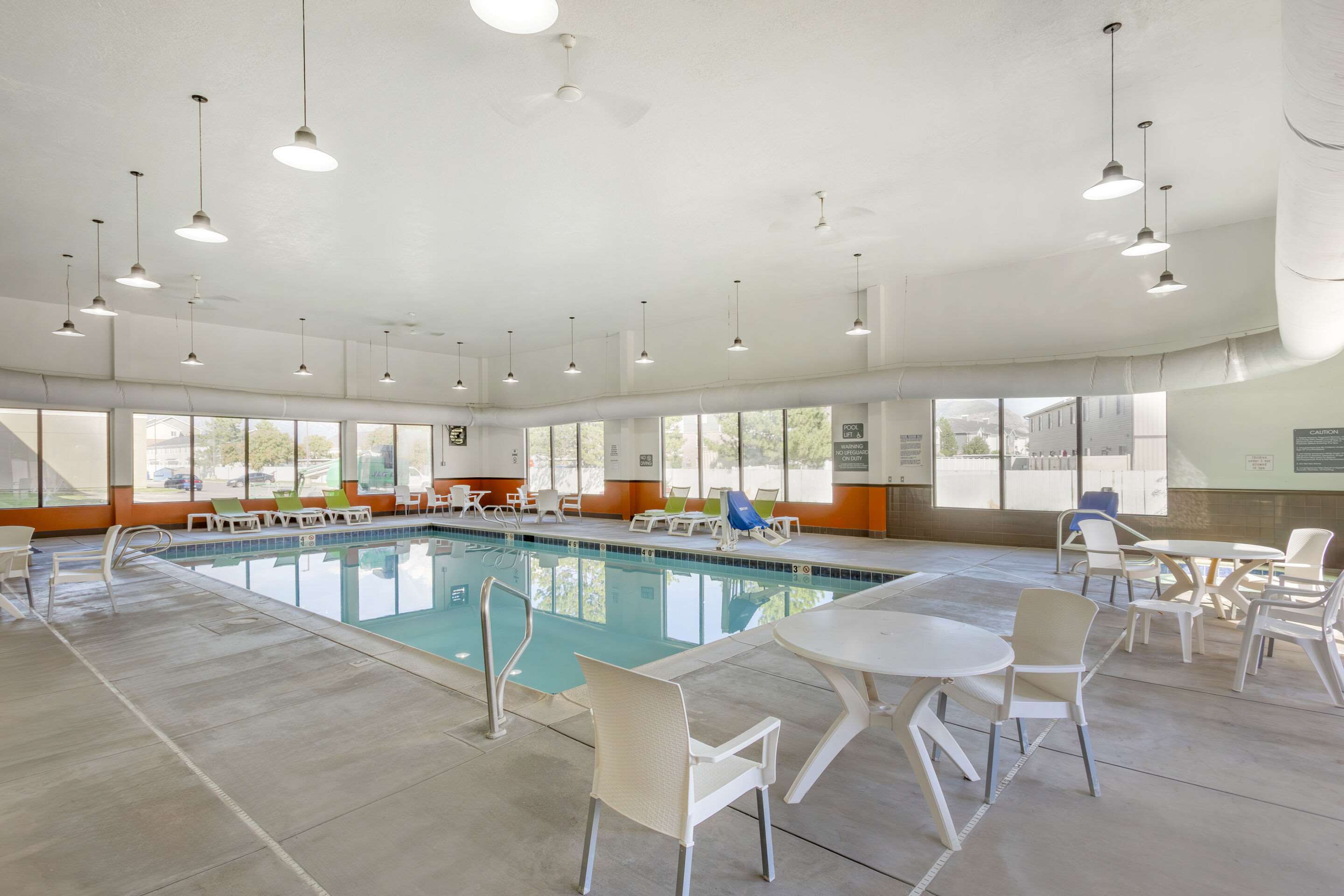 Indoor pool | Comfort Suites Ogden Conference Center