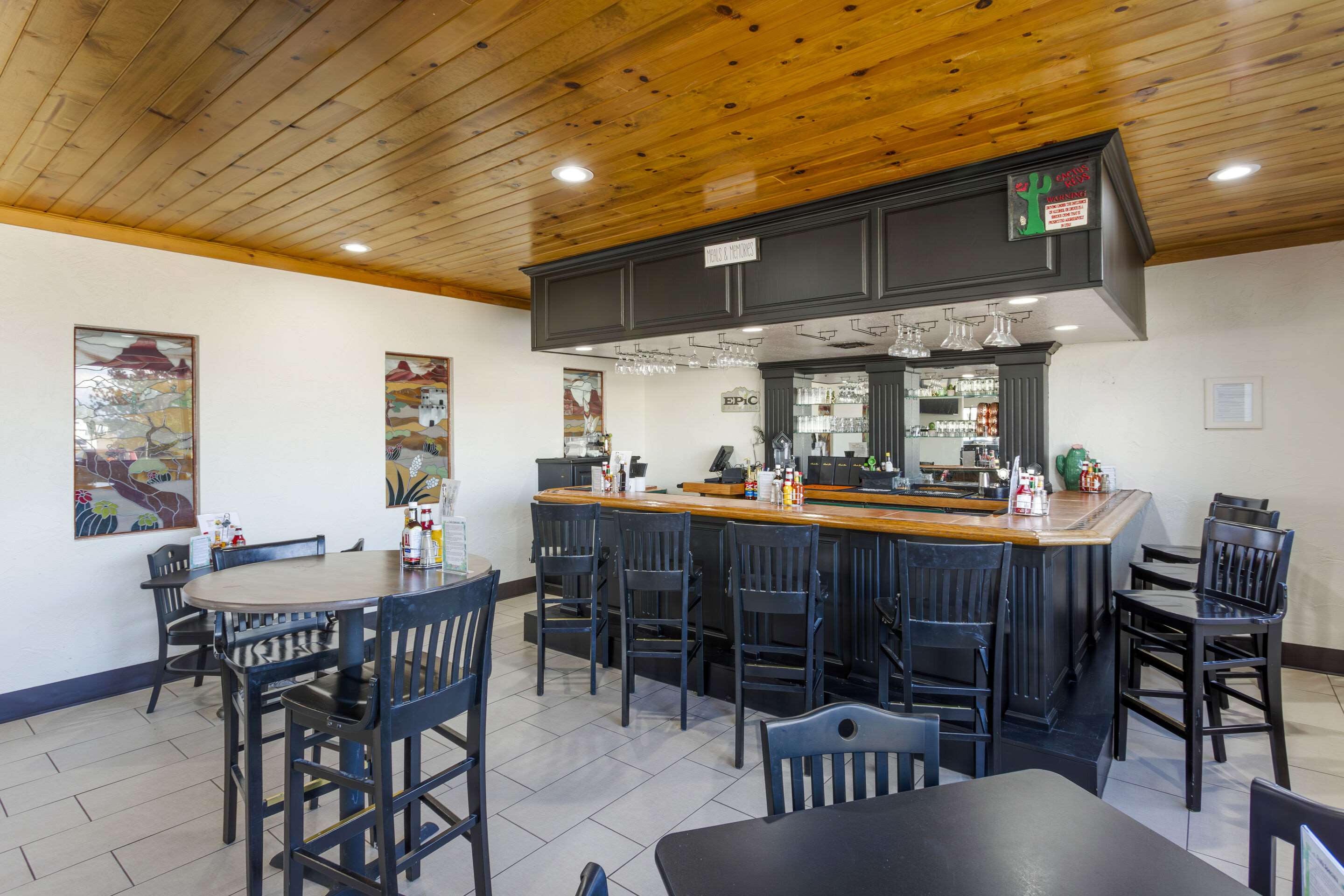 Hotel bar | Comfort Suites Ogden Conference Center