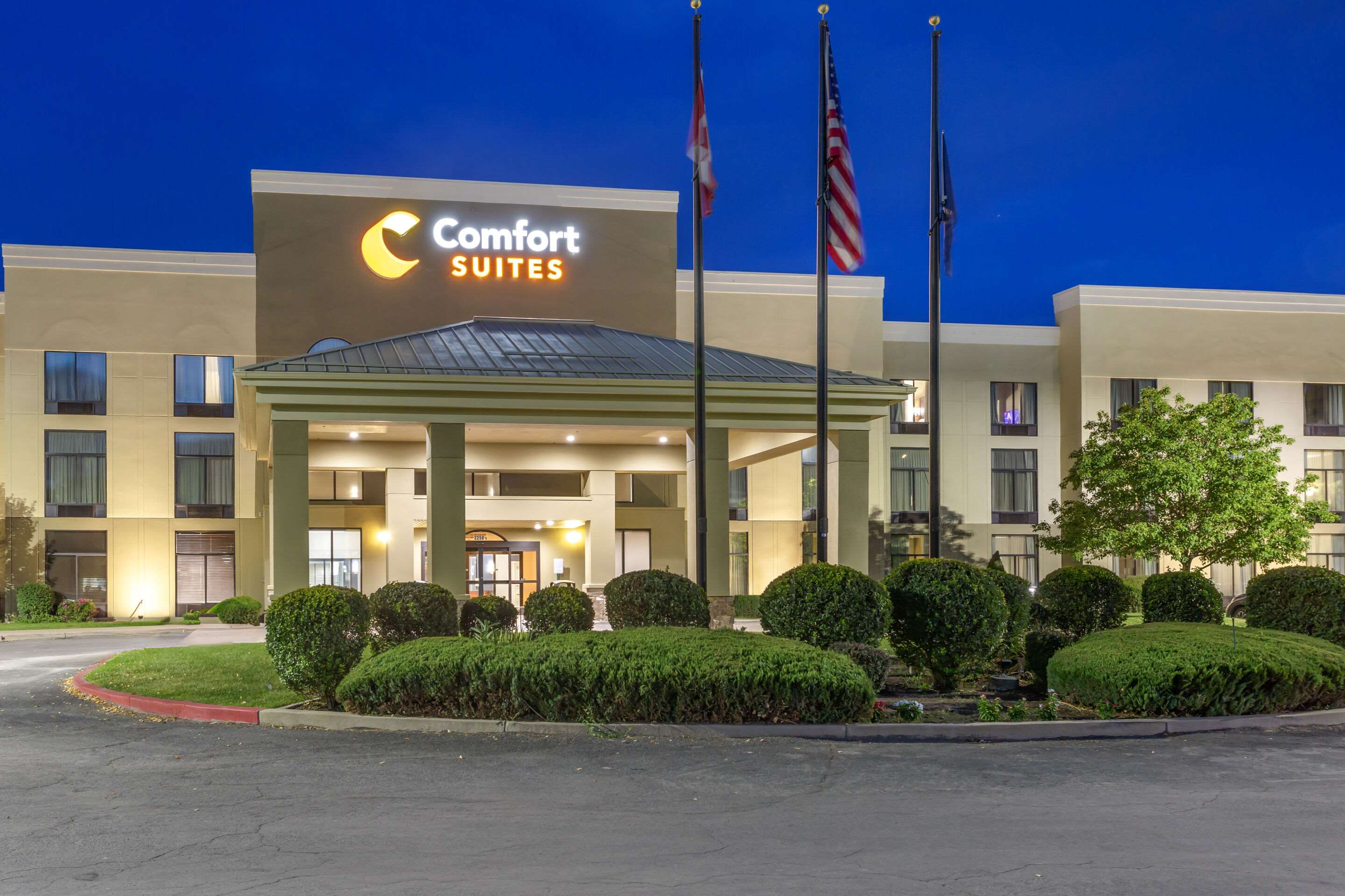 Hotel exterior | Comfort Suites Ogden Conference Center