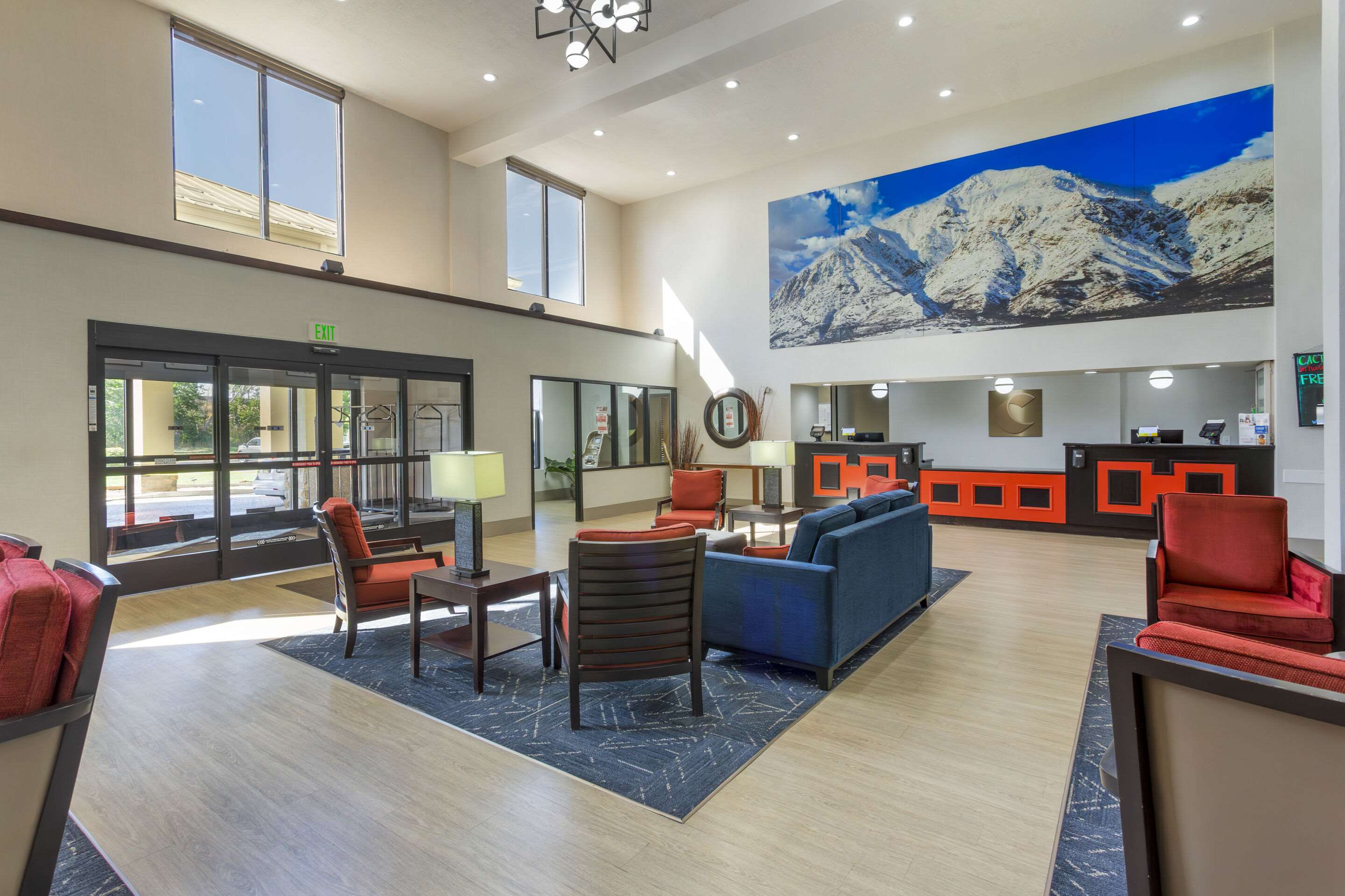 Hotel lobby | Comfort Suites Ogden Conference Center