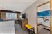 Guest room with queen bed(s)