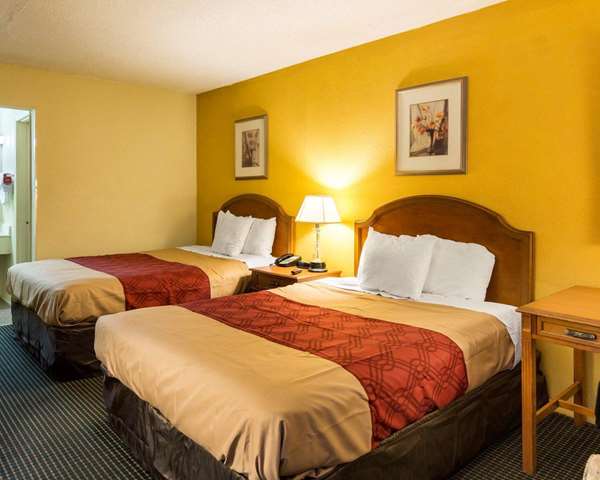  - Econo Lodge Petersburg - I-95, Exit 50