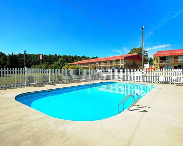 Pool - Econo Lodge Petersburg - I-95, Exit 50