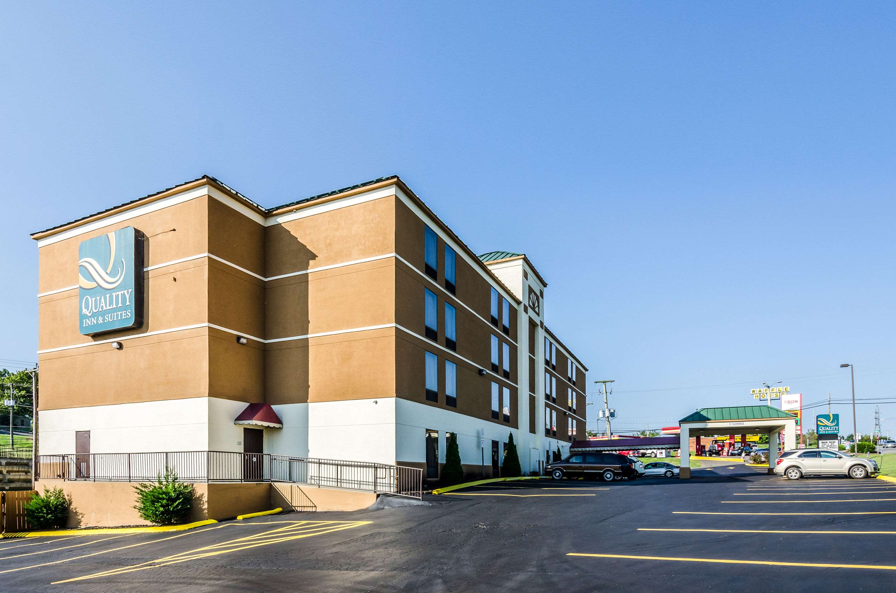 Hotel exterior | Quality Inn & Suites