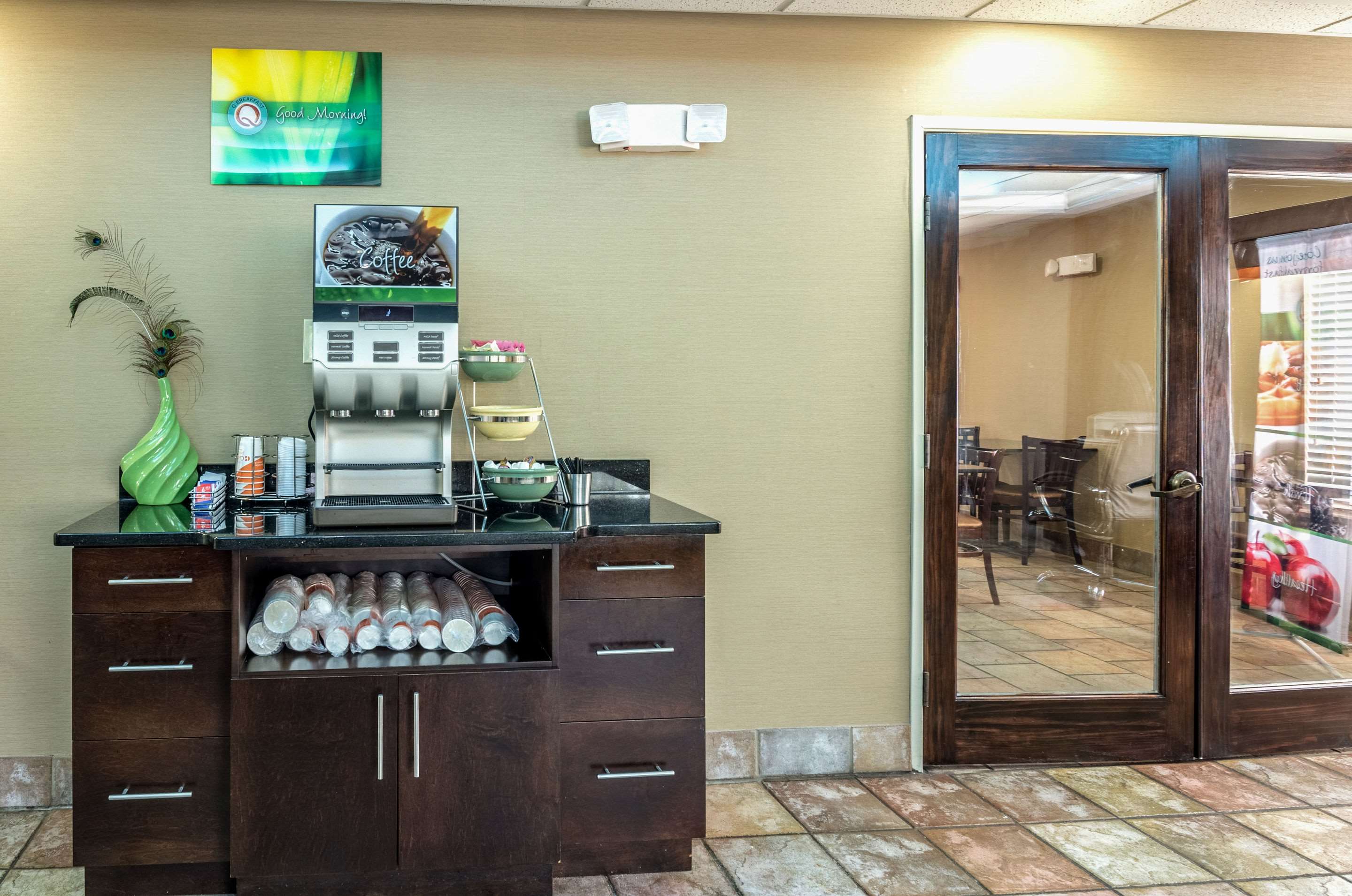 Enjoy coffee in the lobby | Quality Inn & Suites