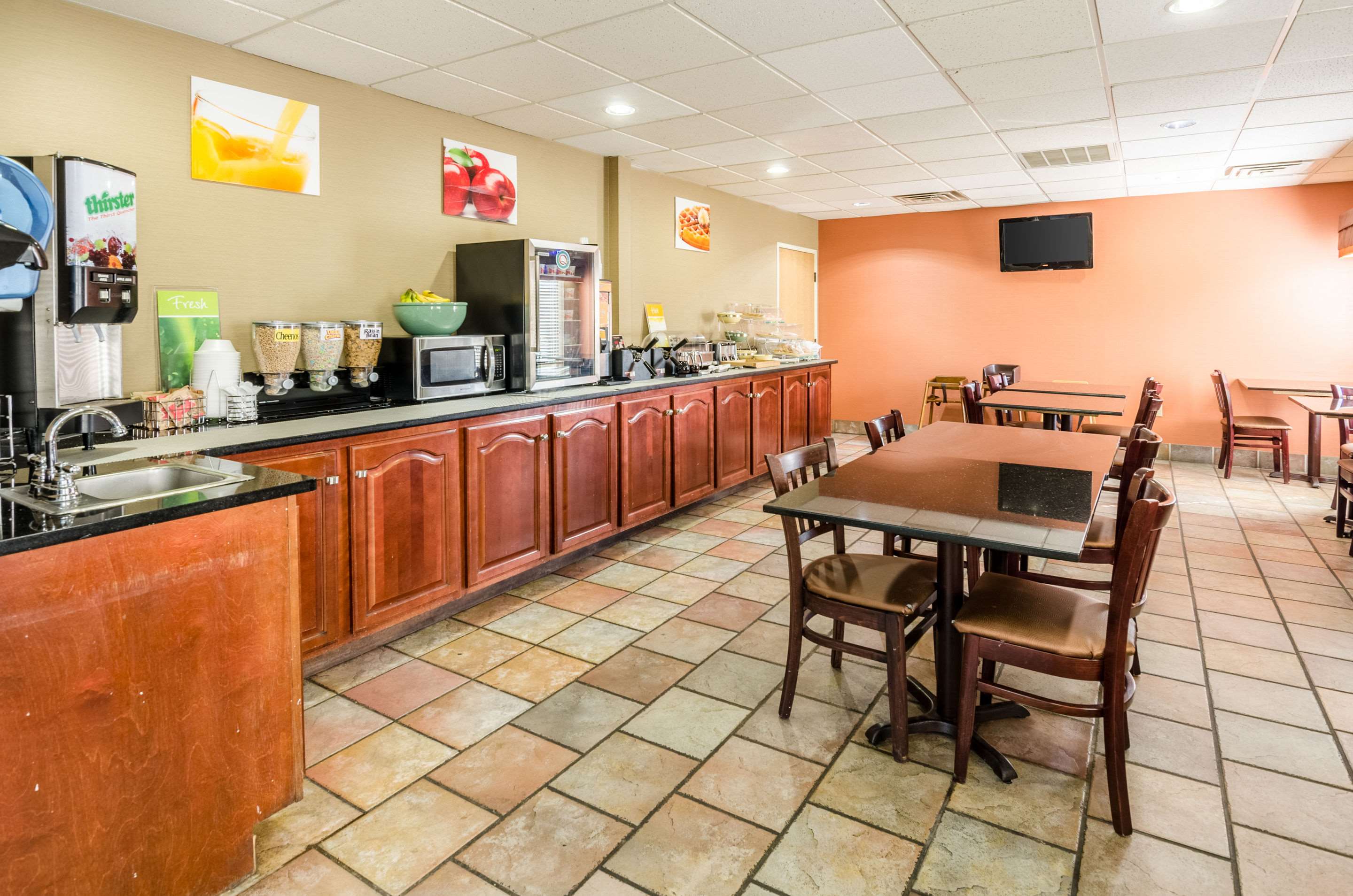 Spacious breakfast area | Quality Inn & Suites
