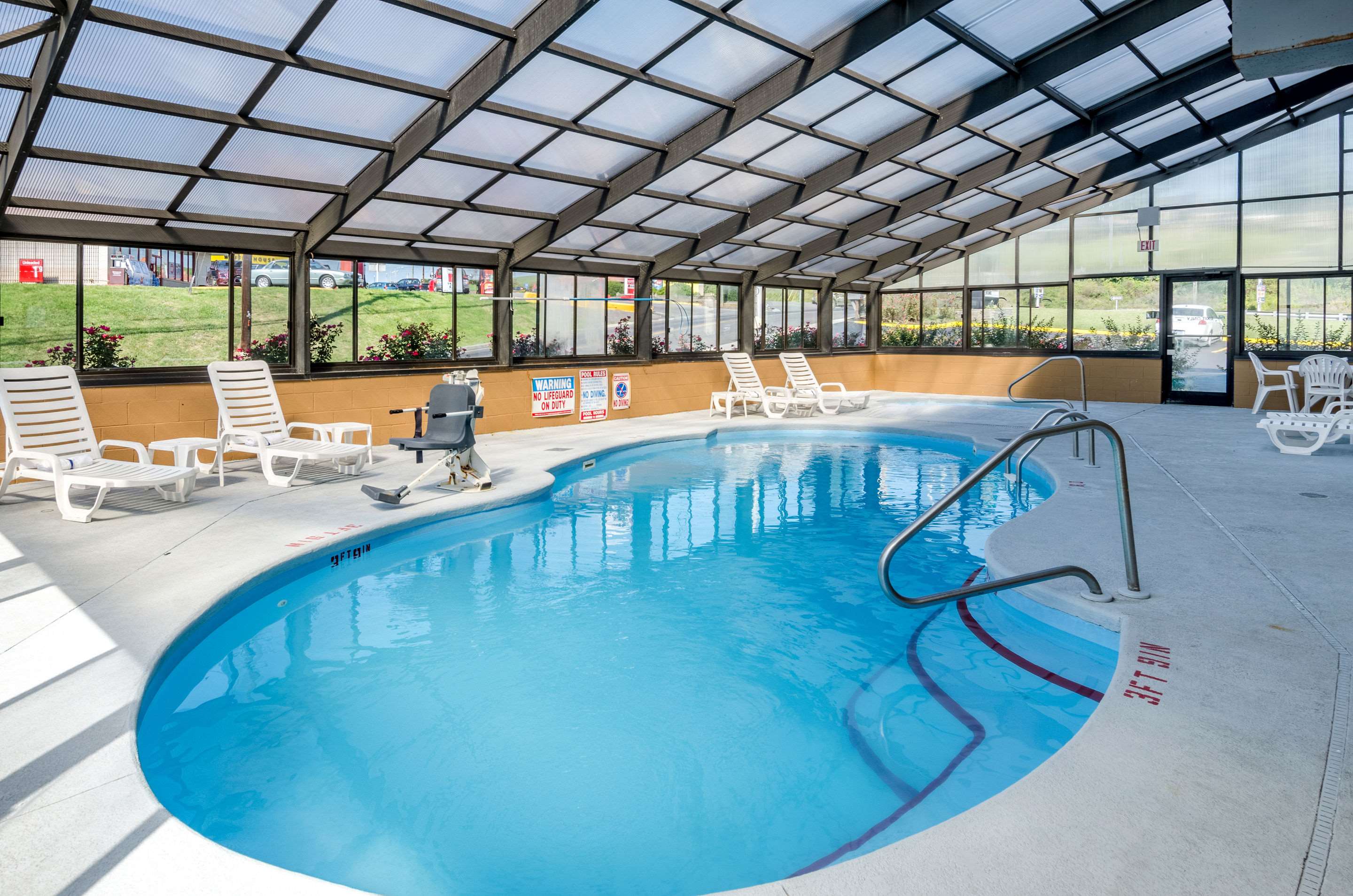 Indoor pool | Quality Inn & Suites