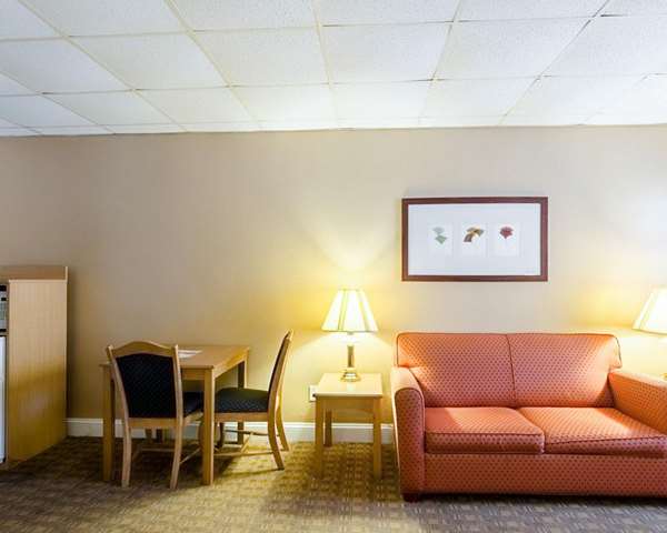  - Rodeway Inn Colony Williamsburg