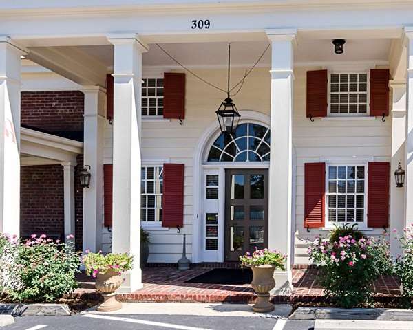 Exterior view - Rodeway Inn Colony Williamsburg