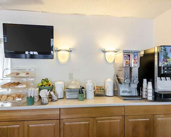 Amenities - Rodeway Inn Colony Williamsburg