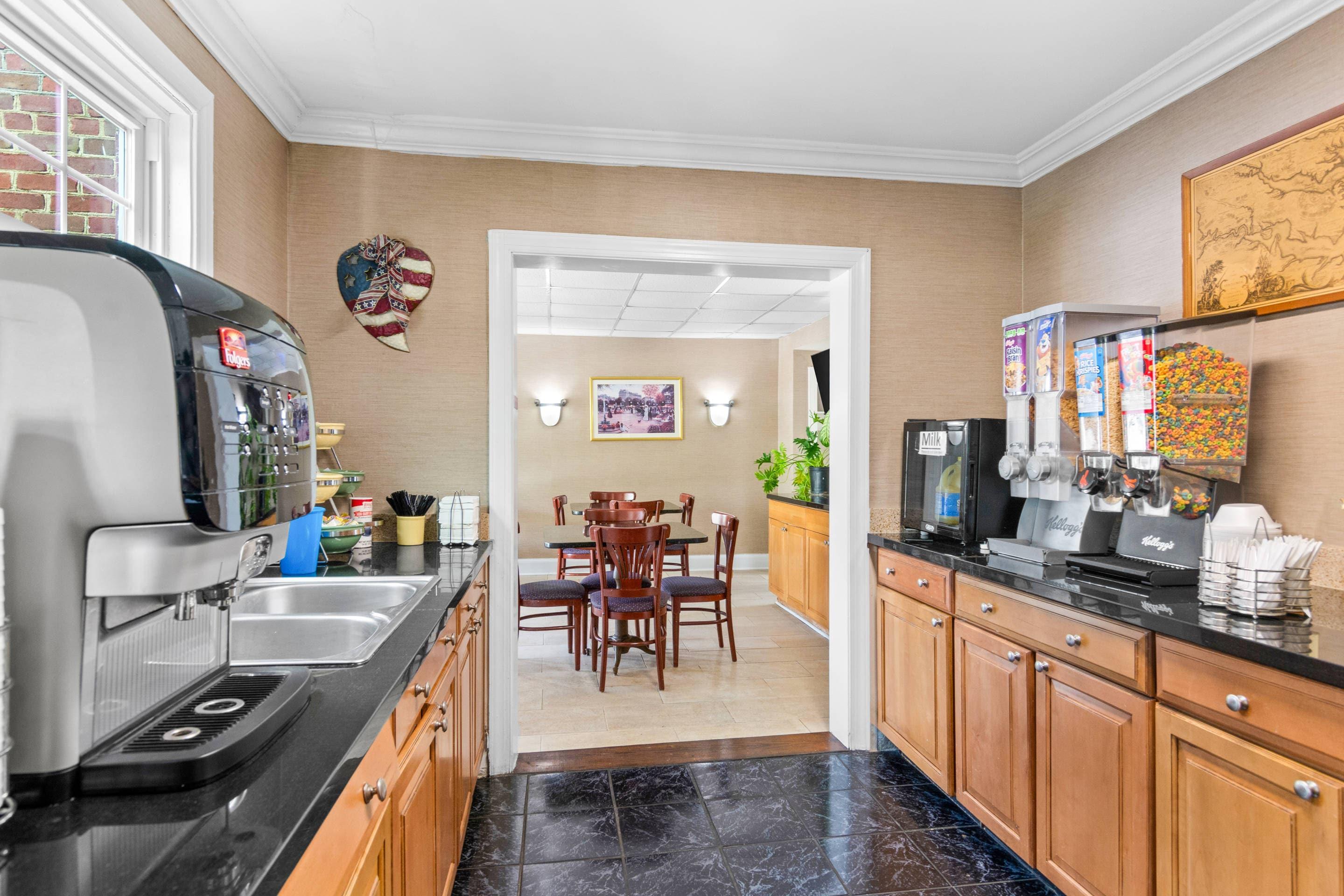 Assorted breakfast items | Rodeway Inn Historic