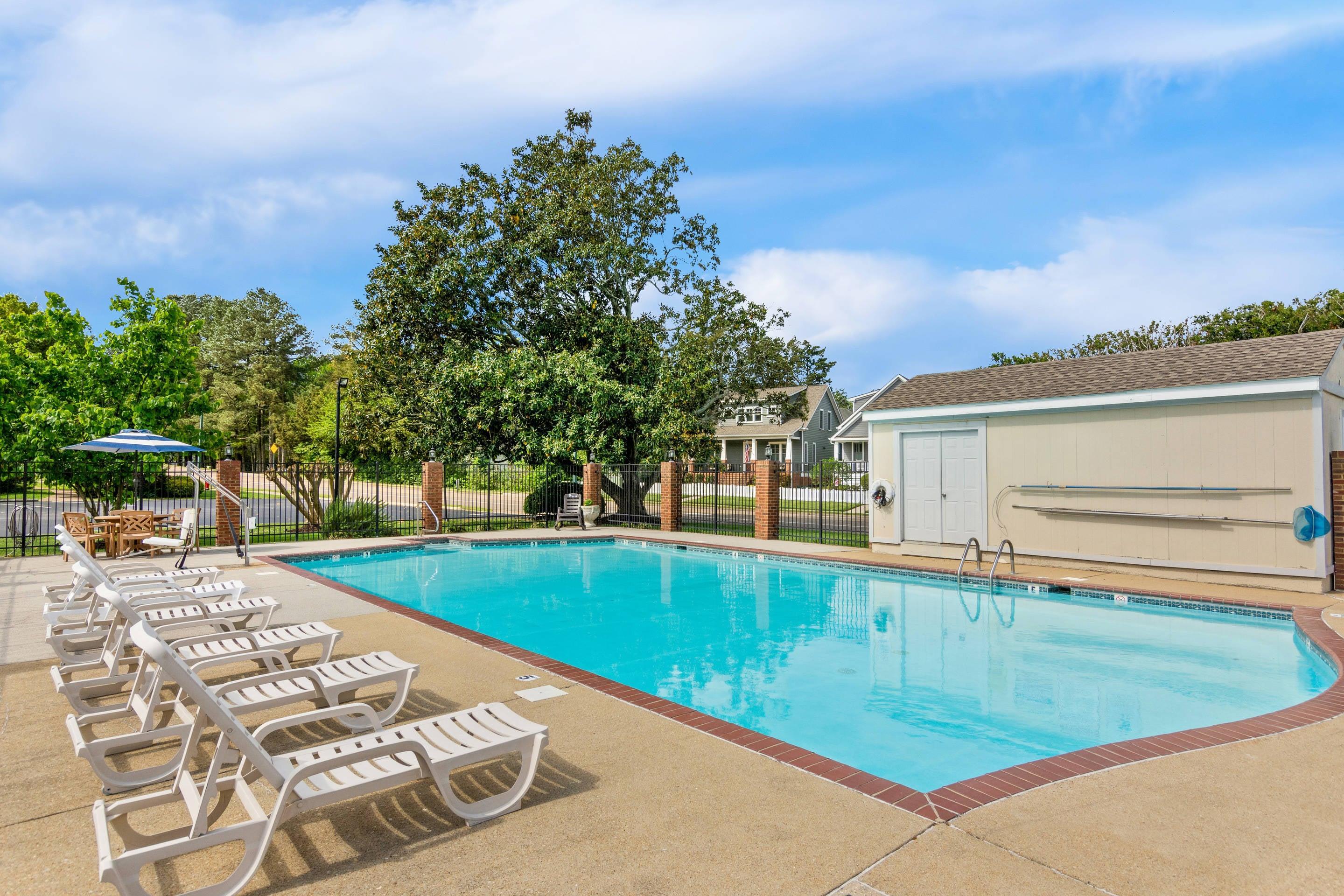 Relax by the pool | Rodeway Inn Historic
