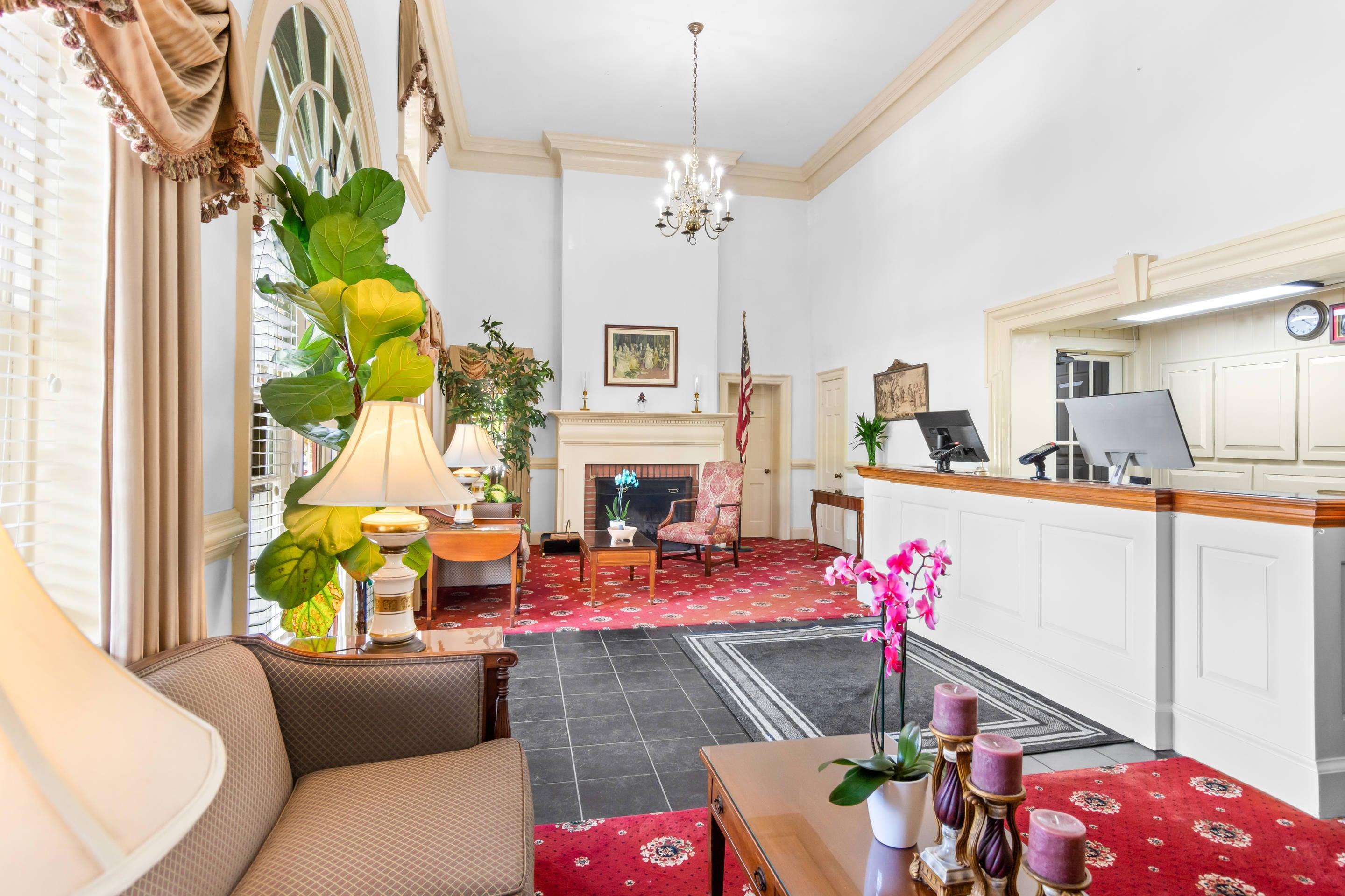 Lobby | Rodeway Inn Historic