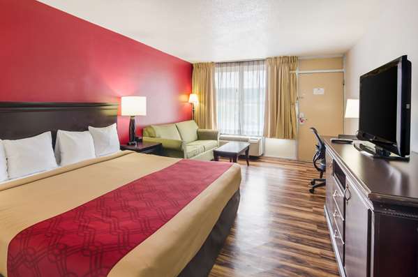  - Econo Lodge Marion