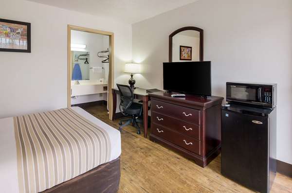  - Econo Lodge Marion