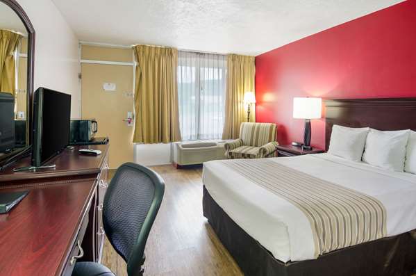  - Econo Lodge Marion