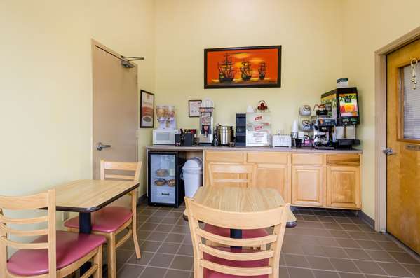 Amenities - Econo Lodge Marion