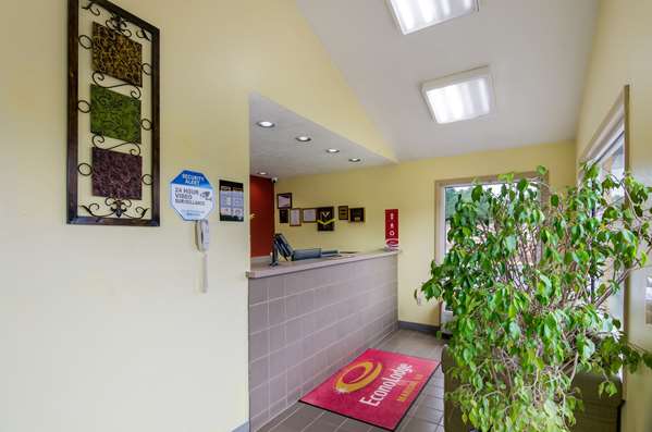  - Econo Lodge Marion