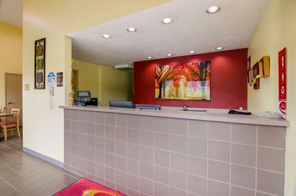  - Econo Lodge Marion