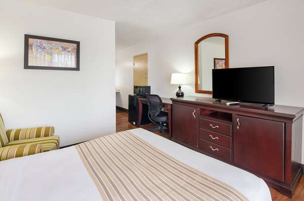  - Econo Lodge Marion