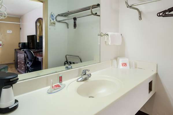  - Econo Lodge Marion