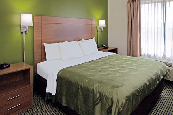  - Quality Suites Lake Wright Norfolk - I-64, Exit 282