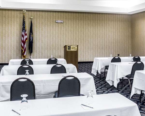  - Quality Suites Lake Wright Norfolk - I-64, Exit 282