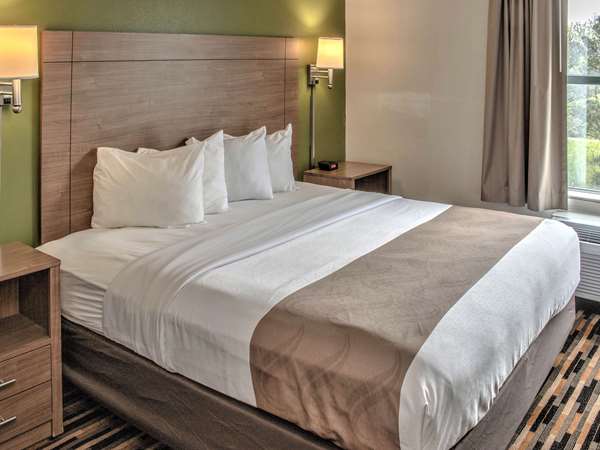 Suite - Quality Suites Lake Wright Norfolk - I-64, Exit 282