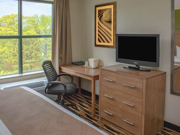 Suite - Quality Suites Lake Wright Norfolk - I-64, Exit 282