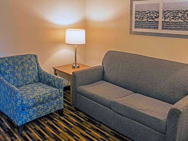 Suite - Quality Suites Lake Wright Norfolk - I-64, Exit 282