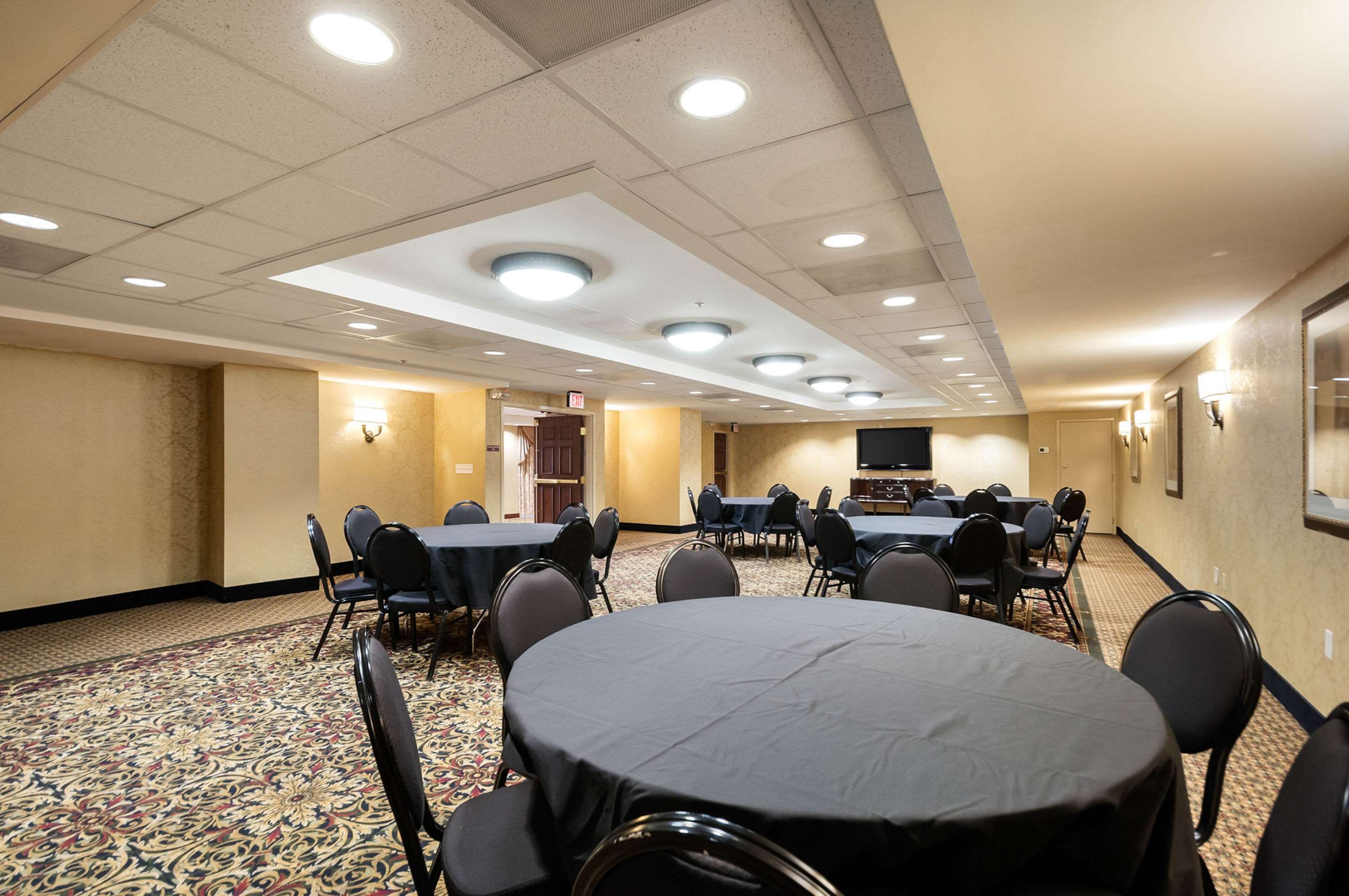 Banquet room | Arlington Court Suites, a Clarion Collection Hotel