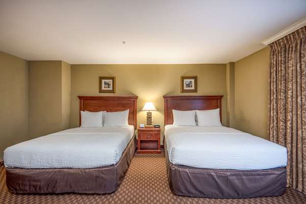  - Arlington Court Suites Hotel