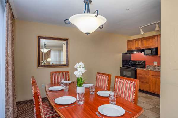  - Arlington Court Suites Hotel