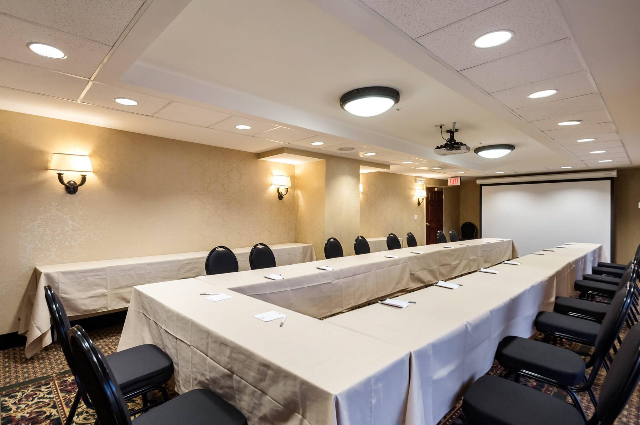 Meeting room | Arlington Court Suites, a Clarion Collection Hotel