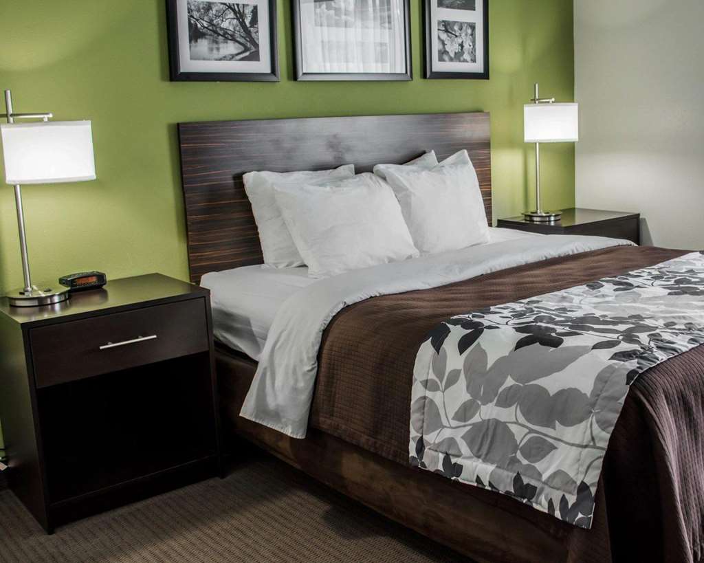SLEEP INN HISTORIC-guestroom-Guest Room,On-Site.jpg