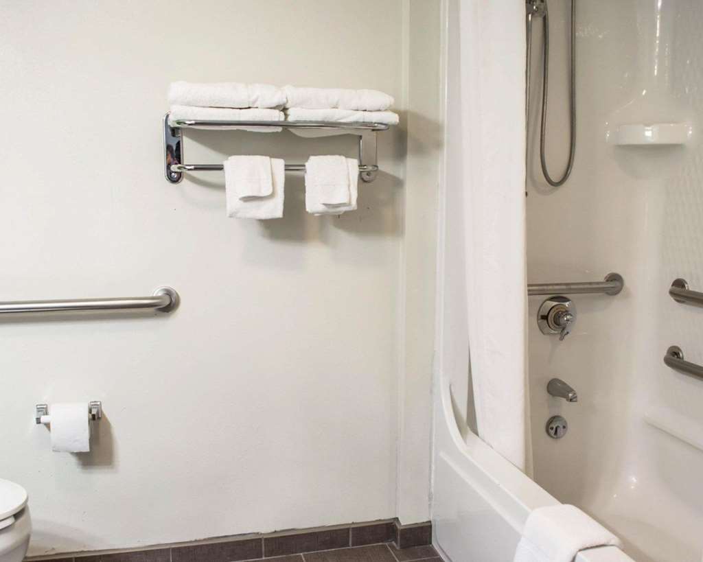 SLEEP INN HISTORIC-guestroom-Guest Room,Bathroom,On-Site.jpg