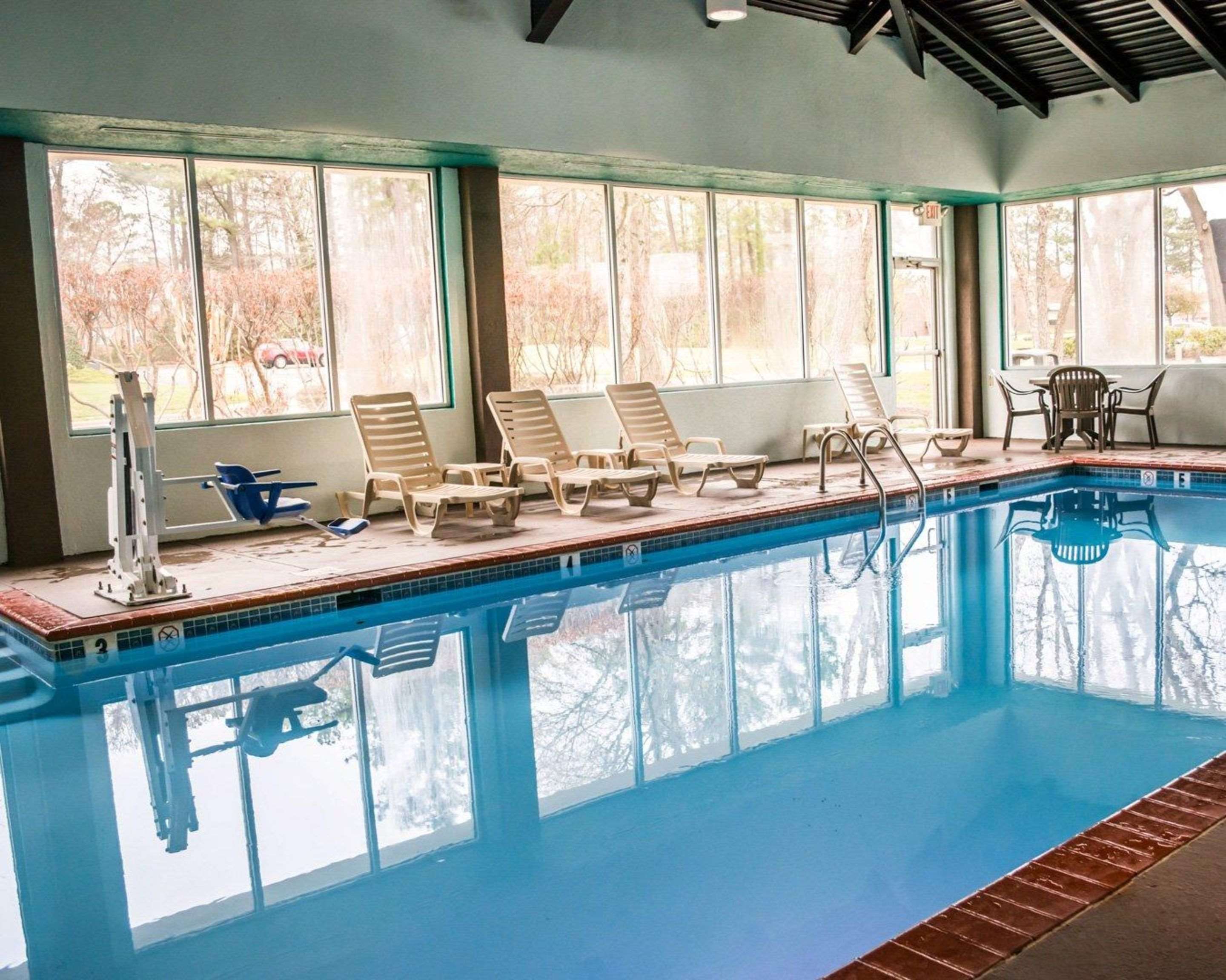 Indoor heated pool | Sleep Inn Historic