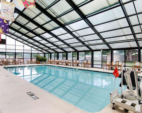 Pool - Comfort Inn Univ Center Fairfax - I-66, Exit 57