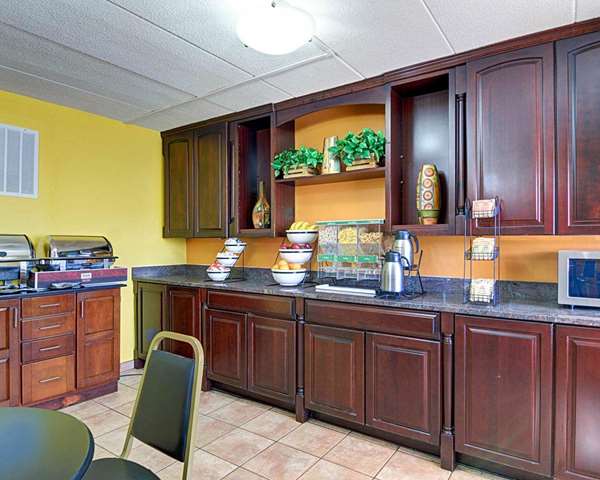 Amenities - Comfort Inn Univ Center Fairfax - I-66, Exit 57