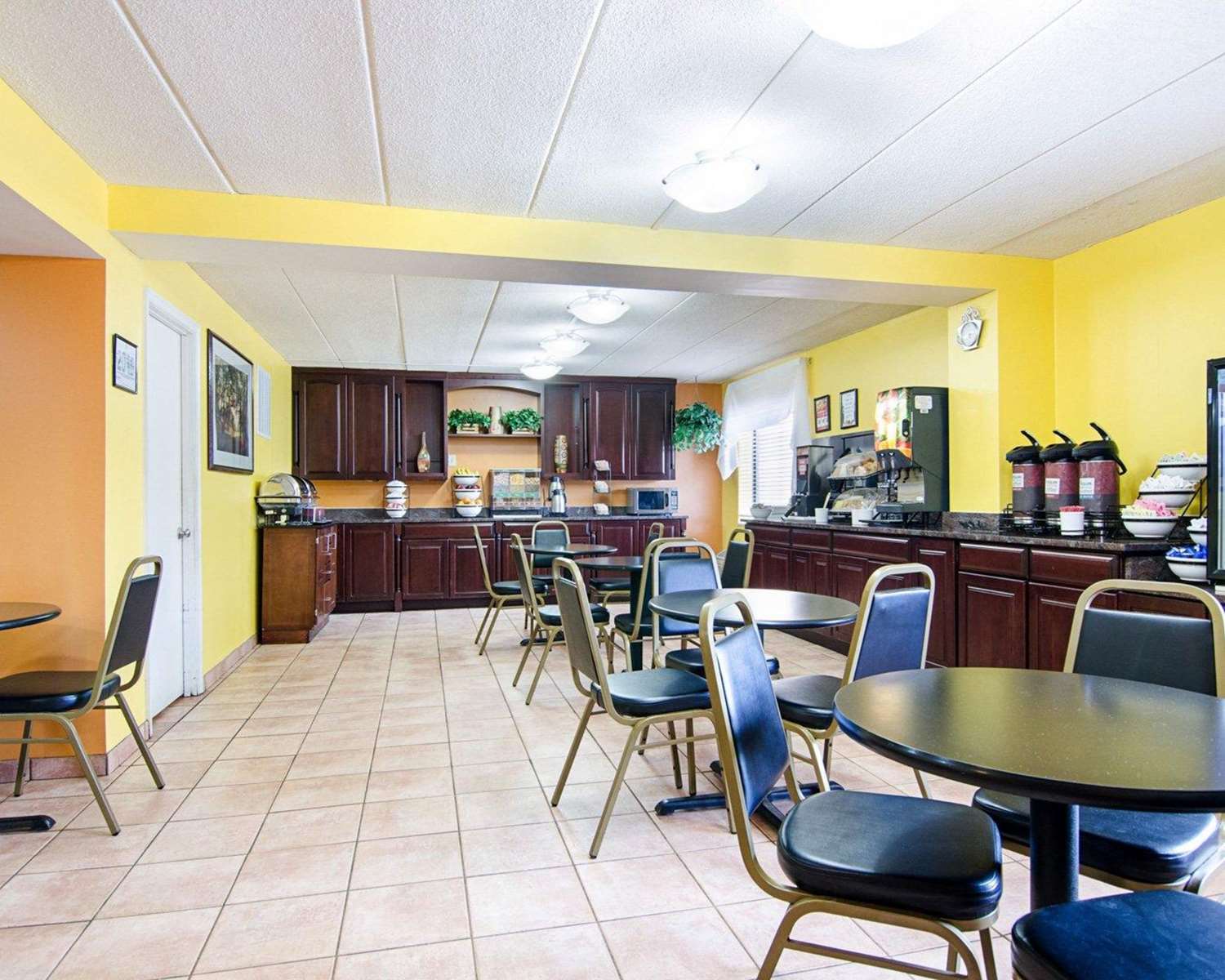 Comfort Inn Univ Center Fairfax, VA See Discounts