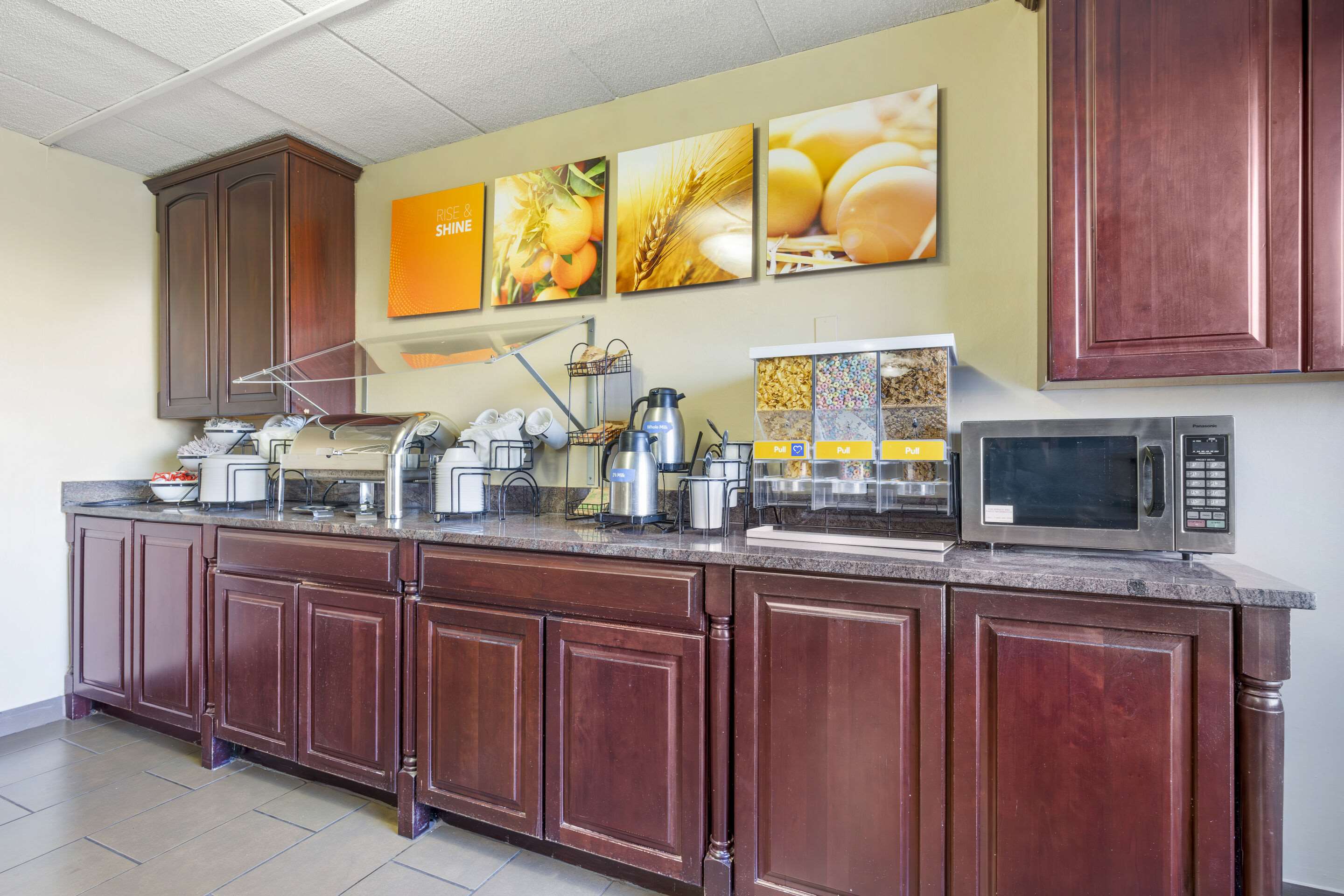 Breakfast area